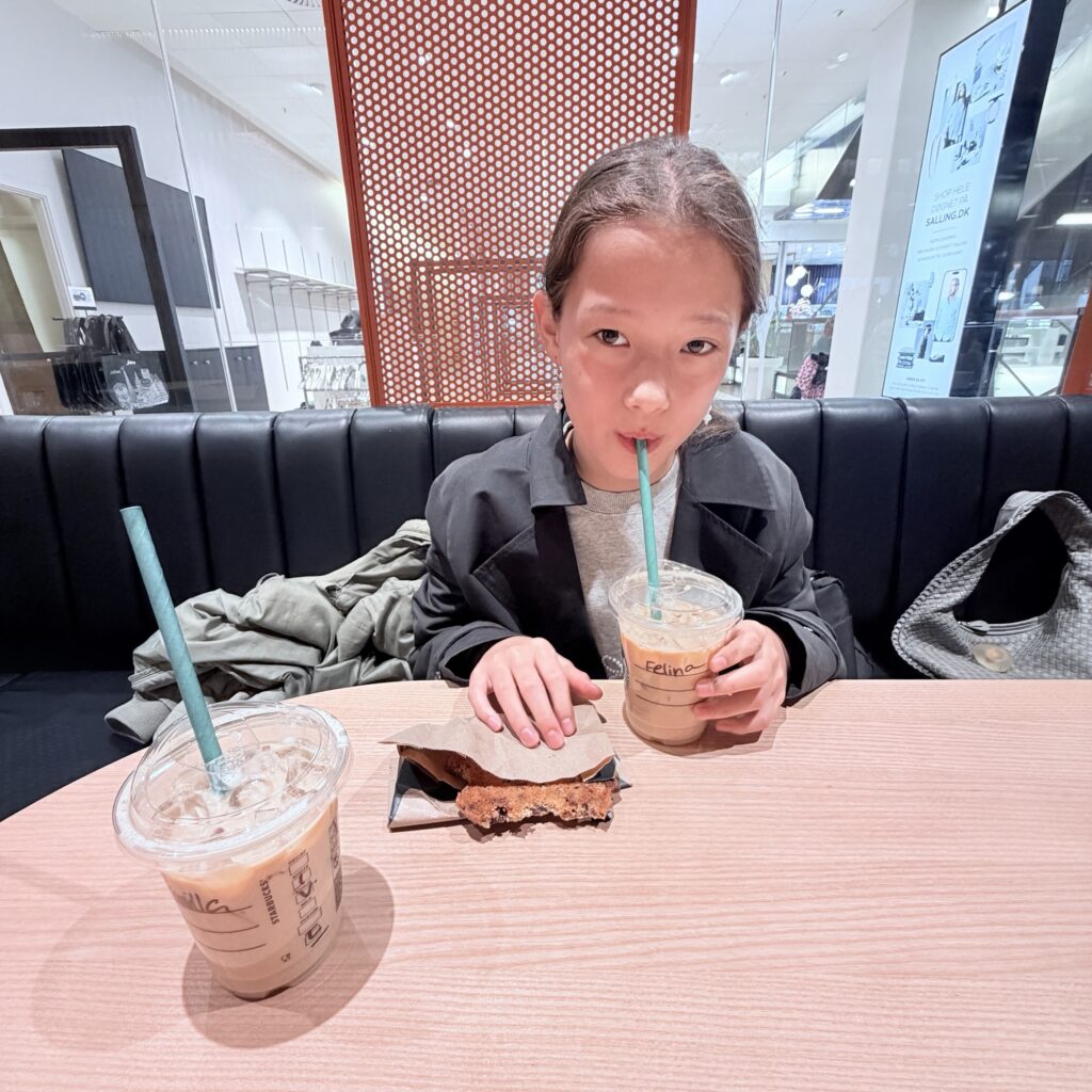Tandlæge igen, igen - Mor og datter Mor og datter dag i Aarhus med tandlægebesøg, Starbucks og streetfood