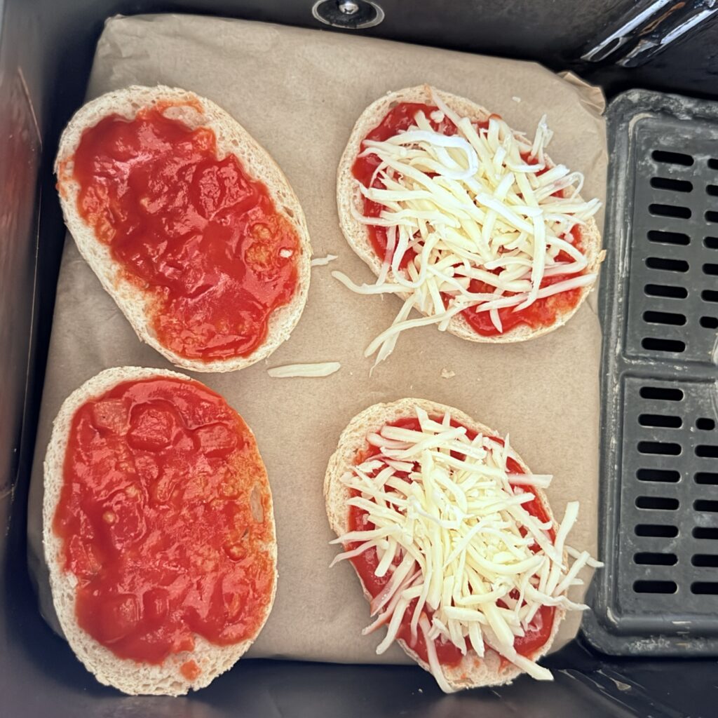Snack #1 - Mini pizza på flutes Mini pizza på flutes